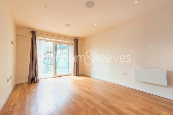 1 Bedroom Flat To Rent In Beaufort Park, Colindale, NW9