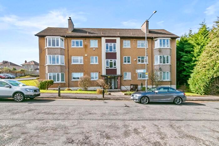 2 Bedroom Flat For Sale In Broomburn Drive, Newton Mearns, G77
