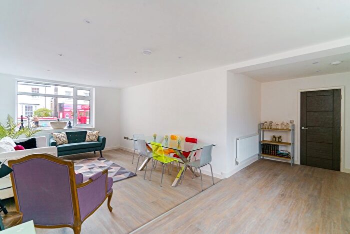 2 Bedroom Flat To Rent In Clarendon Street, Leamington Spa, CV32