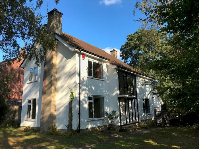 4 Bedroom Detached House To Rent In Randall Road, Chandler`S Ford, Eastleigh, Hampshire, SO53