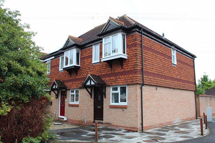 2 Bedroom Terraced House To Rent In Double Bedroom House With Garage On Ladygrove, OX11
