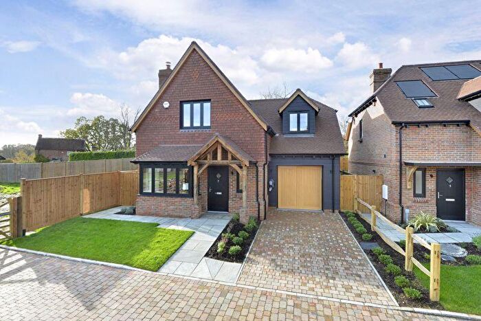 3 Bedroom Detached House For Sale In Fayre Fields, Off Willetts Way, Loxwood, RH14