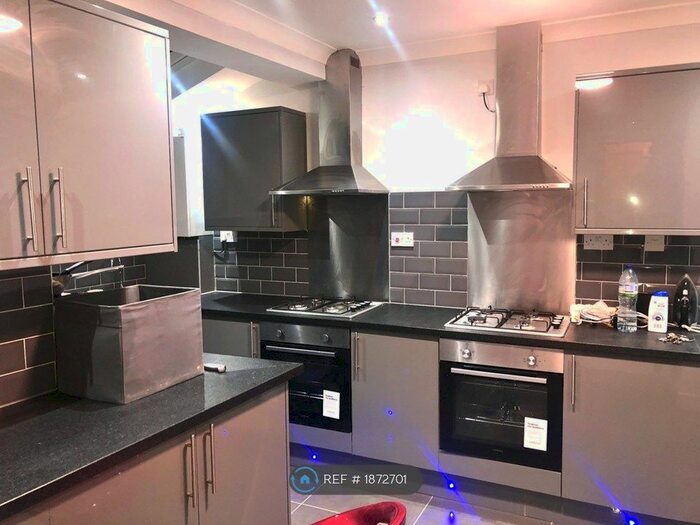 6 Bedroom Terraced House To Rent In Junction Road, Reading, RG1