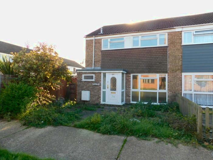 4 Bedroom Semi-Detached House To Rent In Champlain Avenue, Canvey Island SS8