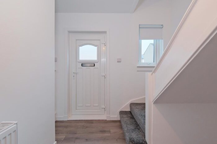 2 Bedroom End Of Terrace House To Rent In Earn Crescent, Wishaw, ML2