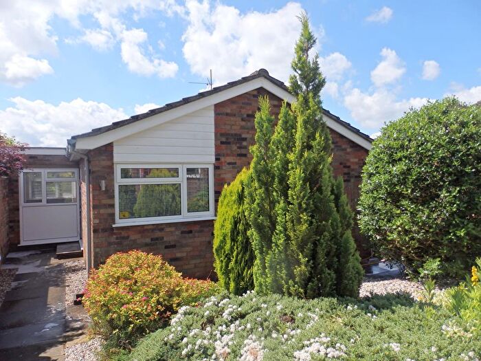 3 Bedroom Bungalow To Rent In Neville Crescent, Bromham, MK43