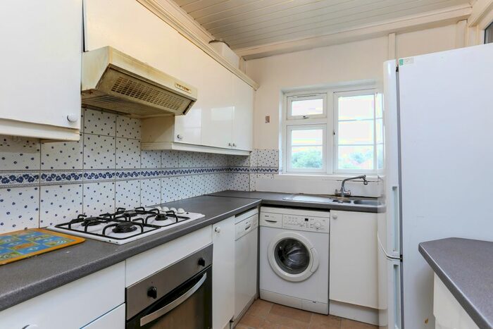 3 Bedroom Flat To Rent In Coldershaw Road, London, W13