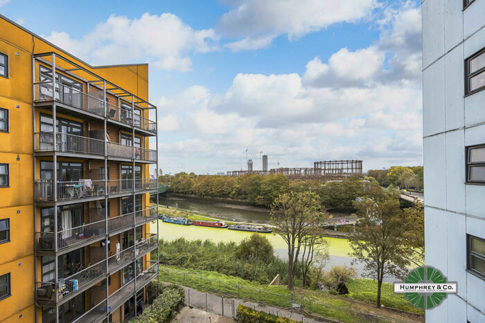 2 Bedroom Flat To Rent In Maltings Close, London, E3