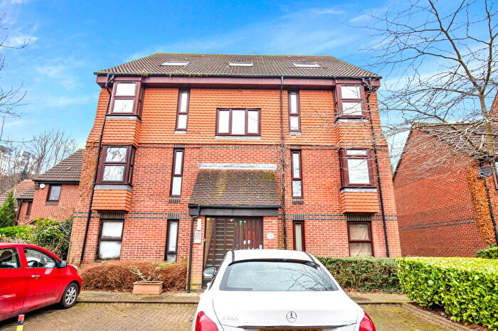 Studio For Sale In Turnpike Lane, Sutton, SM1