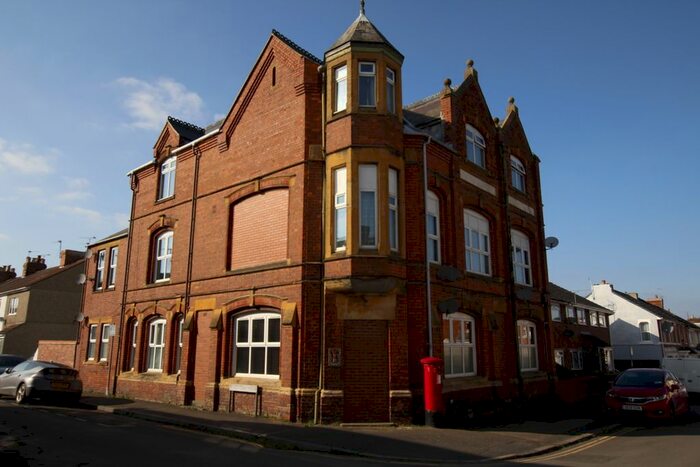 1 Bedroom Flat To Rent In Hythe Road, Old Town, Swindon, SN1