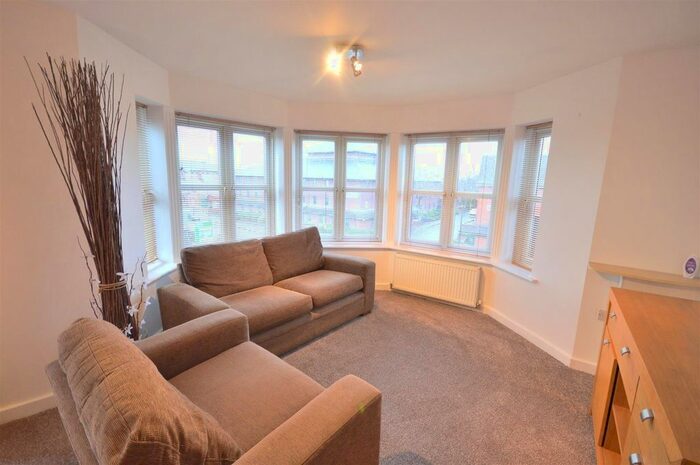 2 Bedroom Flat To Rent In Russell Place, Sefton Road, Sale, M33