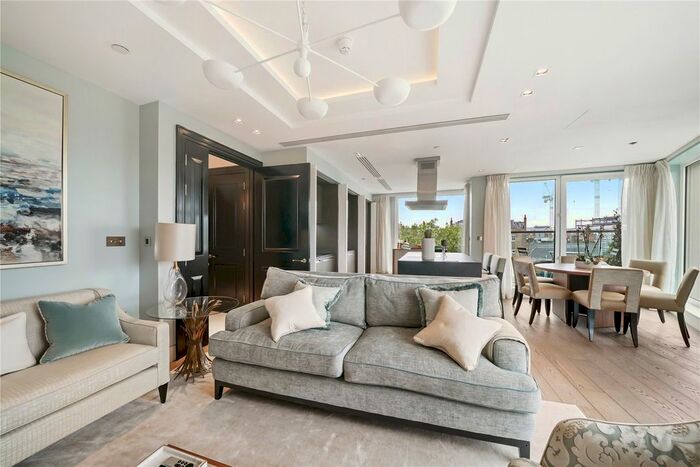 2 Bedroom Flat To Rent In Kensington High Street, Kensington, London, W14