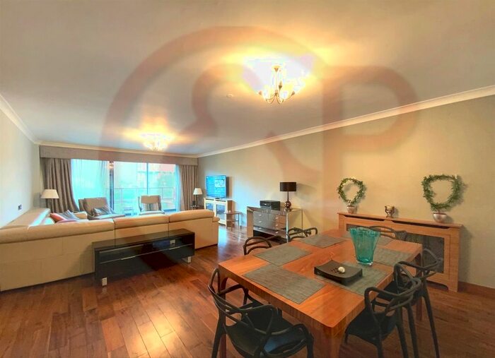 2 Bedroom Flat To Rent In Windsor Way, Brook Green, W14