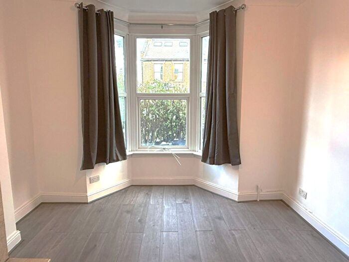 4 Bedroom Terraced House To Rent In Glyn Road, London, E5