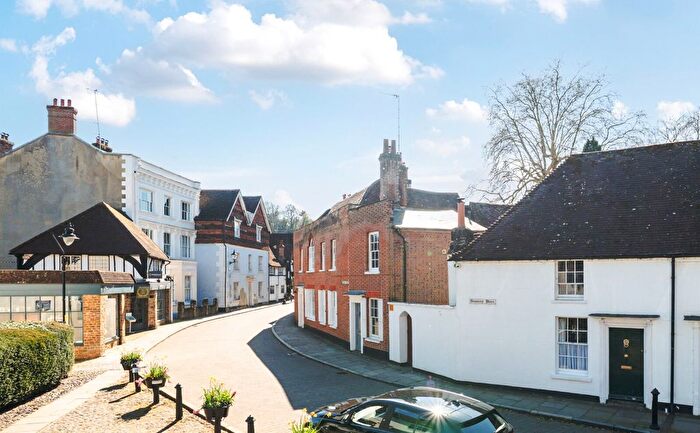 2 Bedroom Cottage For Sale In Church Street, Godalming, GU7