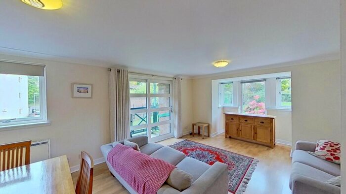 2 Bedroom Flat To Rent In North Werber Park, Edinburgh, EH4