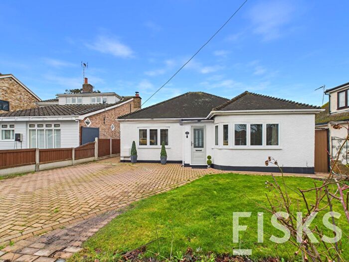 3 Bedroom Bungalow For Sale In Homefields Avenue, Benfleet, SS7