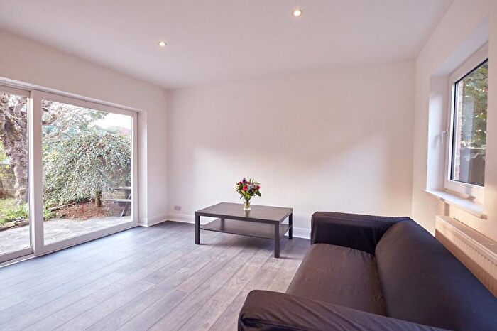 1 Bedroom House Of Multiple Occupation To Rent In Ardmore Avenue, Guildford, Surrey, GU2