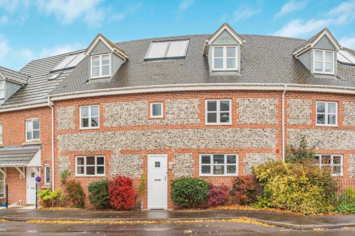 5 Bedroom Terraced House For Sale In Chaffinch Road, Four Marks, Alton, Hampshire, GU34