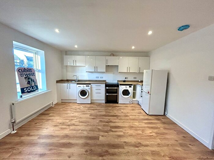 1 Bedroom Flat To Rent In Slipshatch Road, Reigate, Surrey, RH2