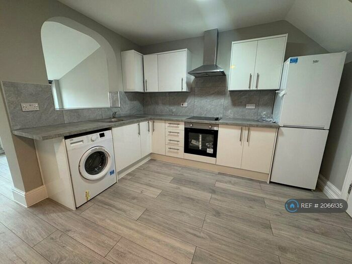 4 Bedroom End Of Terrace House To Rent In Burnham Road, London, E4