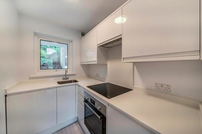 Studio To Rent In Quarry Street, Guildford, GU1