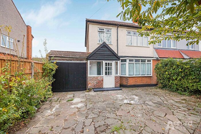 3 Bedroom End Terrace House For Sale In Clyde Crescent, Upminster, RM14