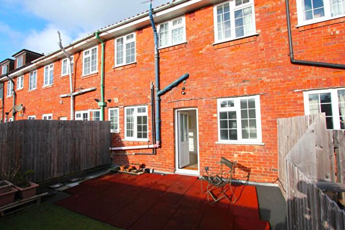 3 Bedroom Maisonette To Rent In Goring Road, Goring-By-Sea, BN12