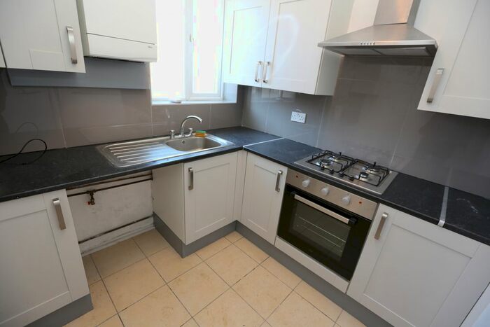 3 Bedroom Semi-Detached House To Rent In Lulworth Waye, Hayes, UB4