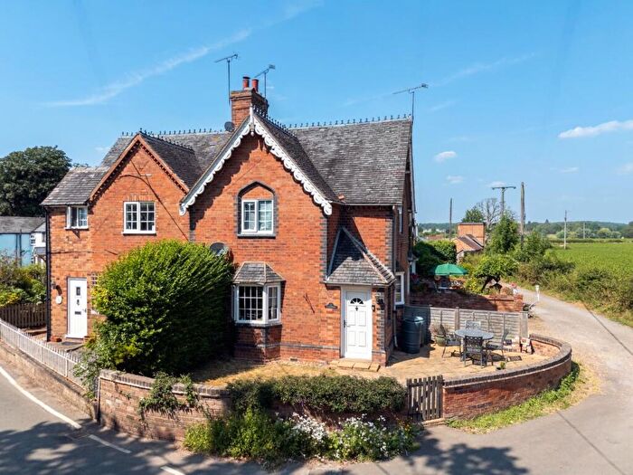 2 Bedroom Cottage For Sale In Hunningham, Leamington Spa, CV33
