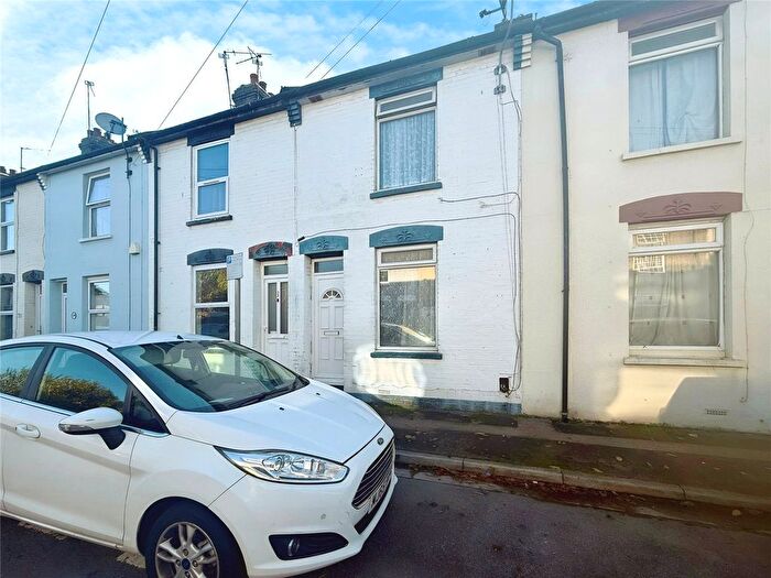 3 Bedroom Terraced House To Rent In Pretoria Road, Gillingham, Kent, ME7