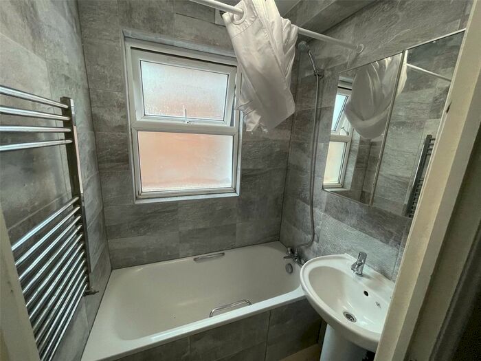 2 Bedroom Flat To Rent In Springfield Road, Seven Sisters, London, N15