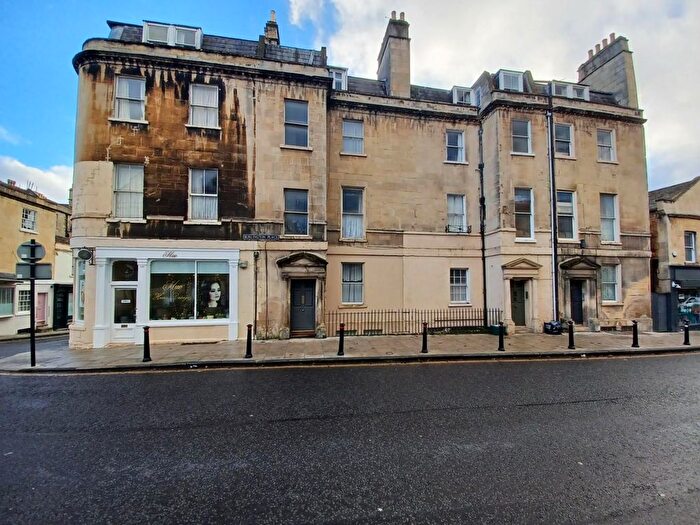 2 Bedroom Flat To Rent In Burlington Place, Bath, BA1