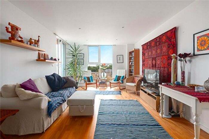 2 Bedroom Flat To Rent In Victoria Wharf, Palmers Road, London, E2