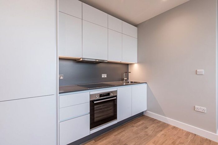 1 Bedroom Flat To Rent In Walm Lane, London, NW2
