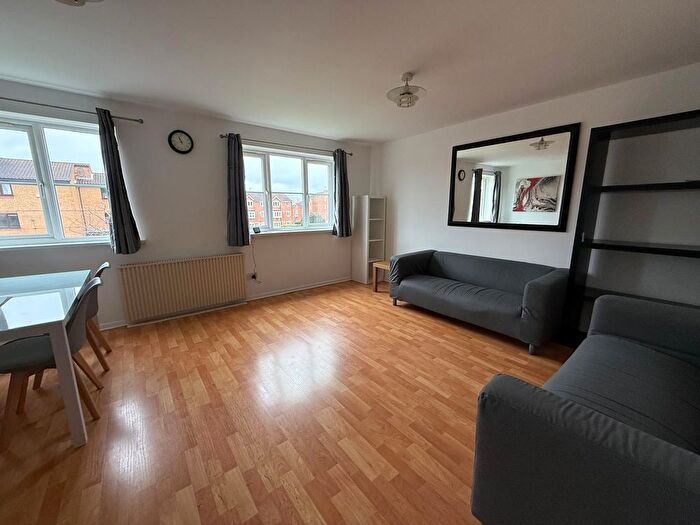 2 Bedroom Flat To Rent In Brendon Grove, East Finchley, N2