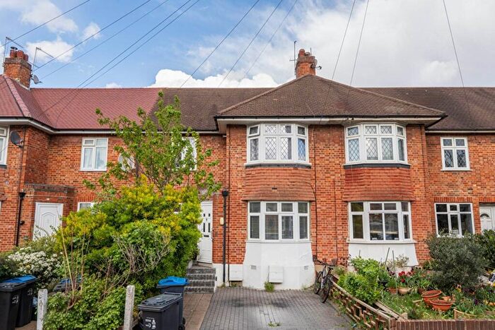 2 Bedroom Maisonette For Sale In Errol Gardens, New Malden, KT3