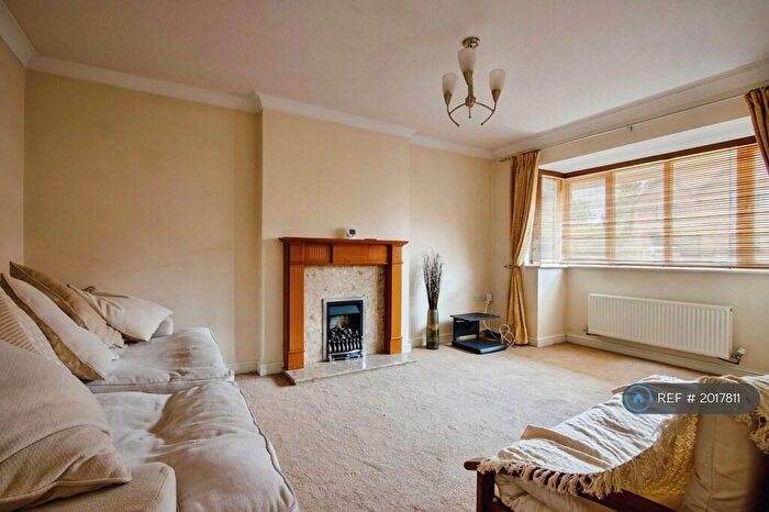 4 Bedroom Detached House To Rent In Shire Road, Morley, Leeds, LS27