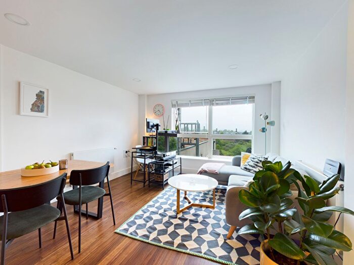 1 Bedroom Flat To Rent In Market Road, London, N7