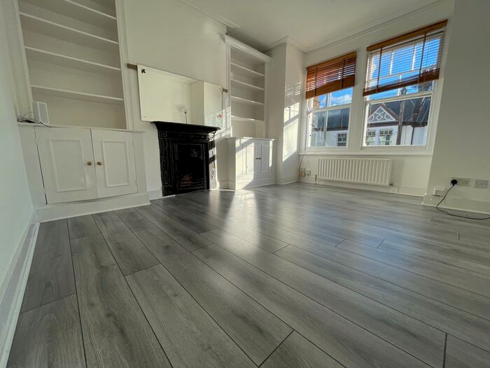 2 Bedroom Flat To Rent In Treport Street, Wandworth, SW18