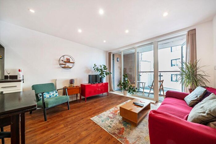 2 Bedroom Flat For Sale In Ramsgate Street, Hackney, E8