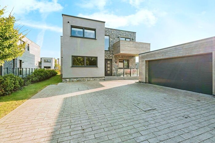 5 Bedroom Detached House To Rent In Yachthaven, Hayling Island, Hampshire, PO11