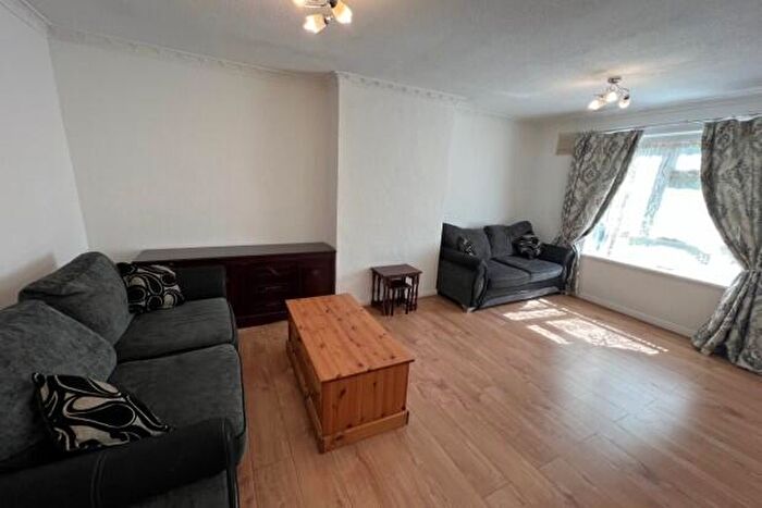 5 Bedroom Terraced House To Rent In Cross Place Cardiff, CF14