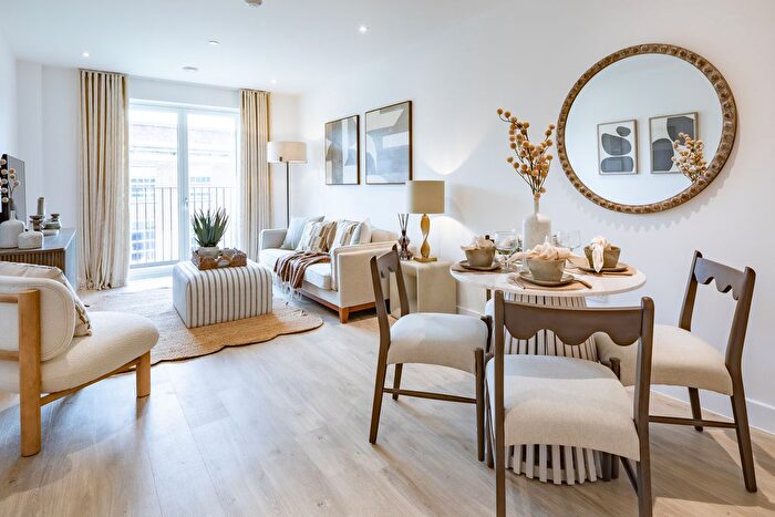 2 Bedroom Flat For Sale In " Bedroom Apartment" At Hepworth Place, Walthamstow, E17