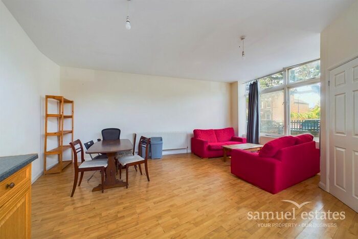 2 Bedroom Flat To Rent In Cavendish Road, Balham, SW12