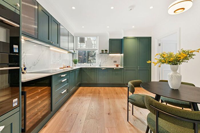 4 Bedroom Flat To Rent In St Georges Court, Gloucester Road, London, SW7