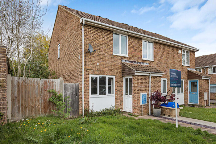 2 Bedroom Semi Detached House For Sale In Rutters Close, Kidlington, OX5