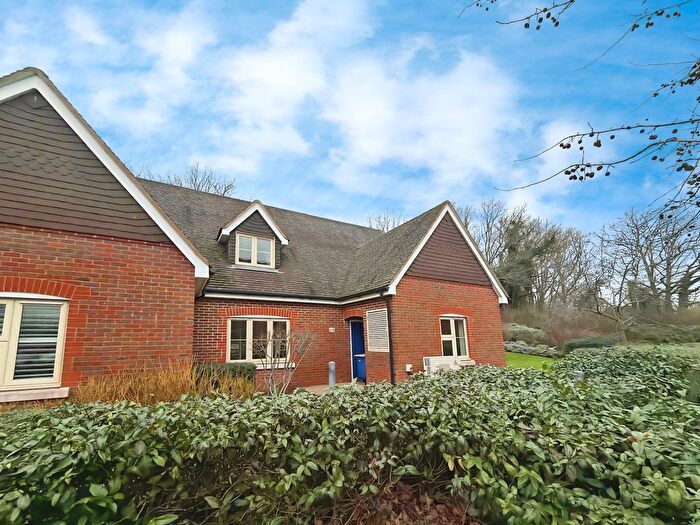 3 Bedroom End Terrace House For Sale In Durrants Drive, Faygate, Horsham, West Sussex, RH12