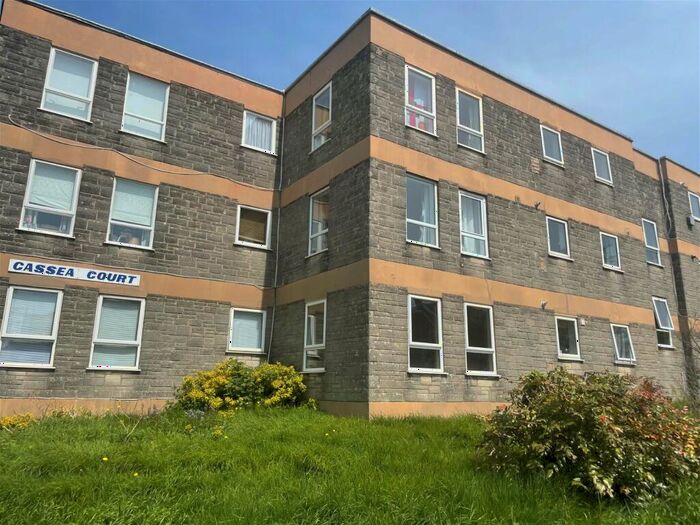 2 Bedroom Flat To Rent In Dorchester Road, Weymouth, Dorset, DT3