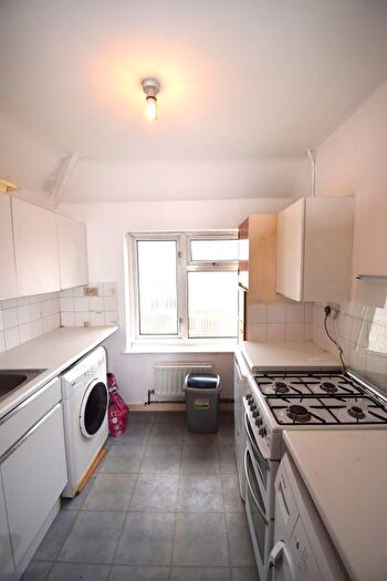 1 Bedroom Flat To Rent In Eleanor Gardens, Dagenham, RM8